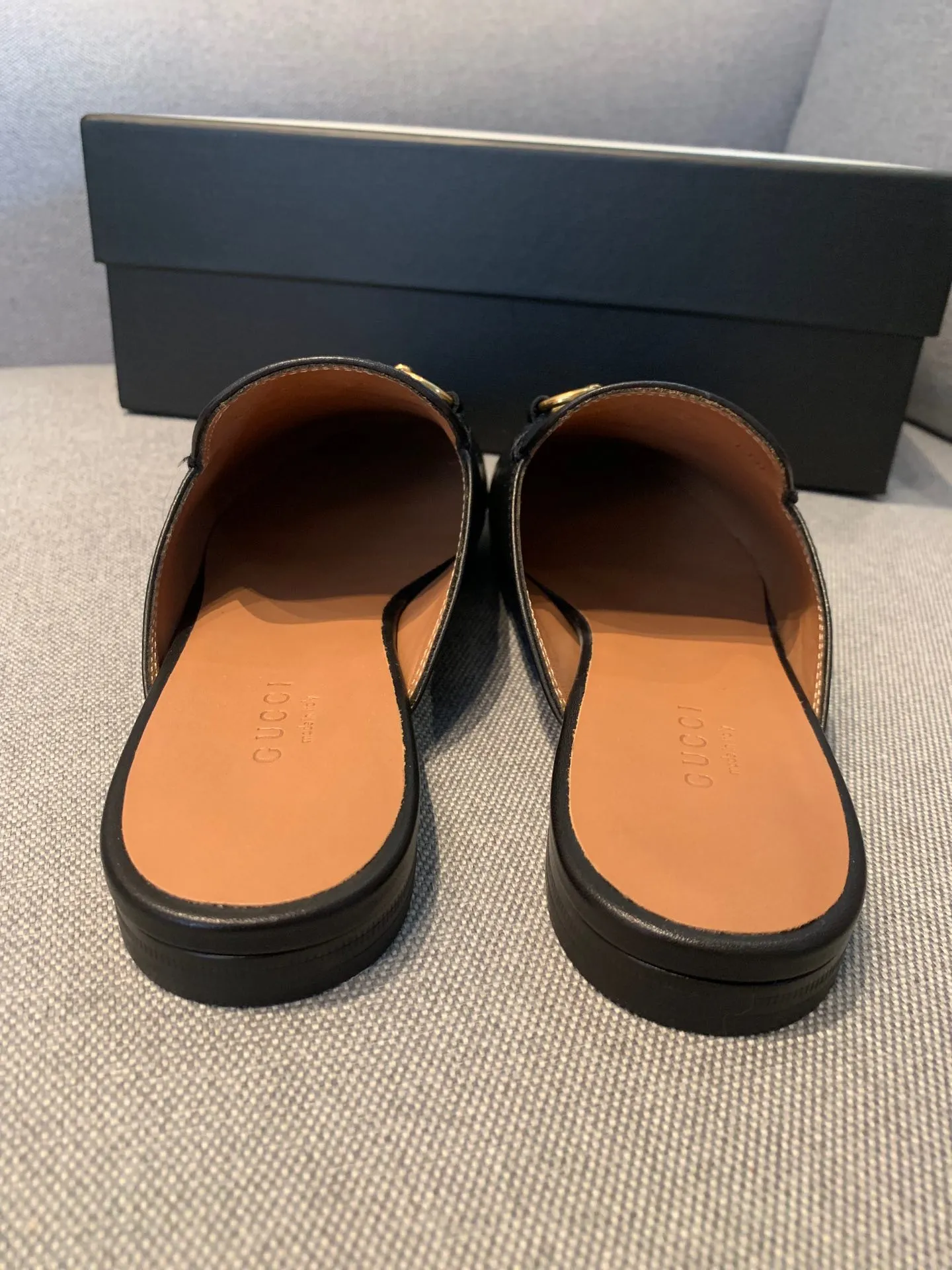 👟👟Ex-factory price 360👟👟 Women's Shoes Women's Clothing Women's Shoes Women's Clothing Gucci's classic evergreen horsebit half-drags, the quality of our G series is known to all customers who have tried it. The black upper is made of original imported calfskin, the lining is water-dyed cowhide, and the outsole is imported Italian grade A leather! Pure copper horsebit! The shape of the last is completely comparable to the original product, and the workmanship details are perfect. Welcome to compare🆚 35-40 regular size, 40 customized,